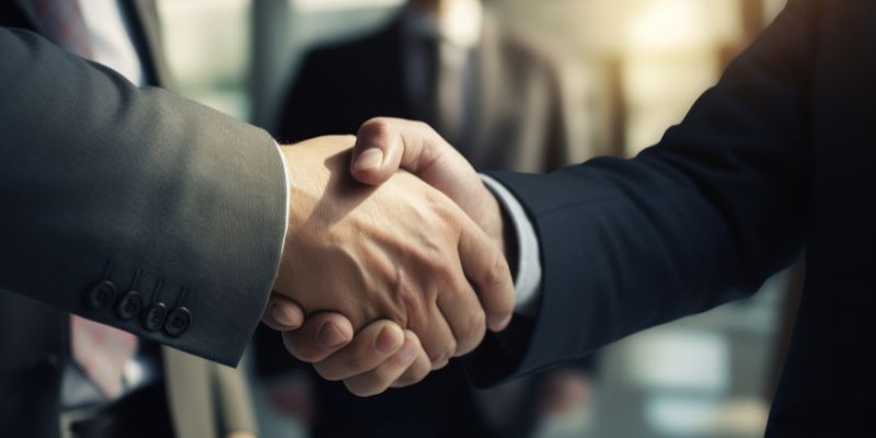 Phong cách viết đặc trưng của tác giả Hoàng Khang